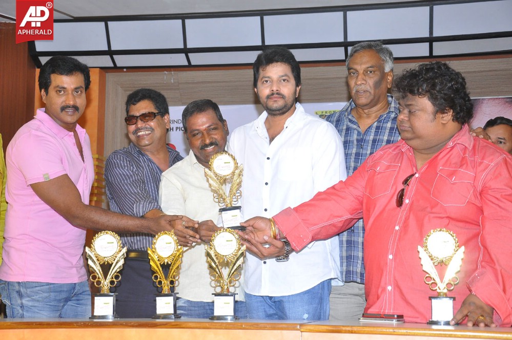 Love dot com platinam disk