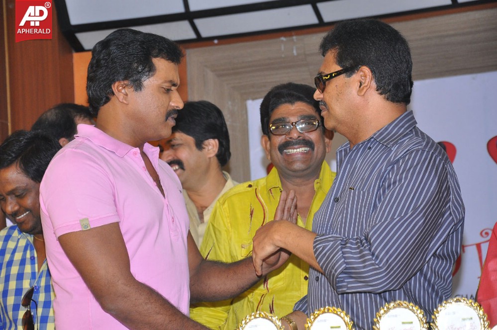 Love dot com platinam disk