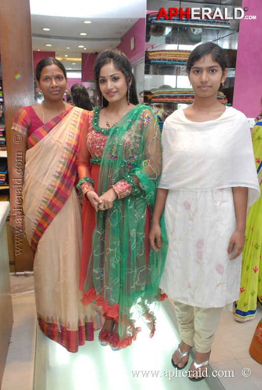 Madhavi Latha Launch Sreeja Fashions