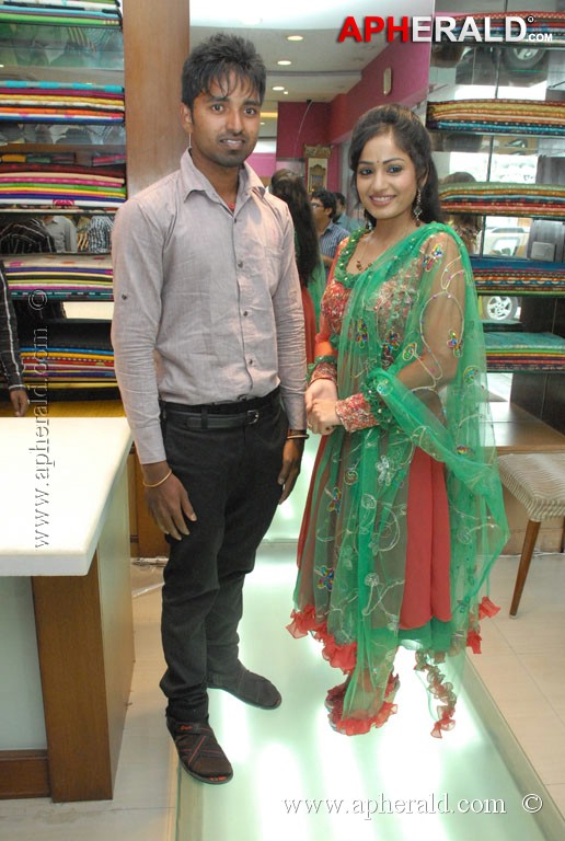 Madhavi Latha Launch Sreeja Fashions