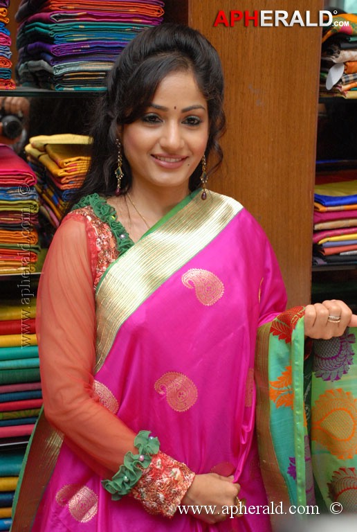 Madhavi Latha Launch Sreeja Fashions