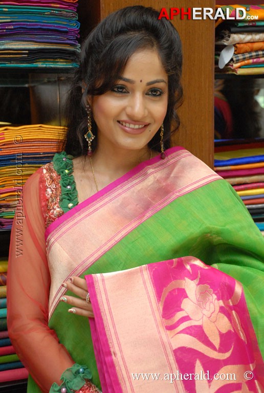 Madhavi Latha Launch Sreeja Fashions