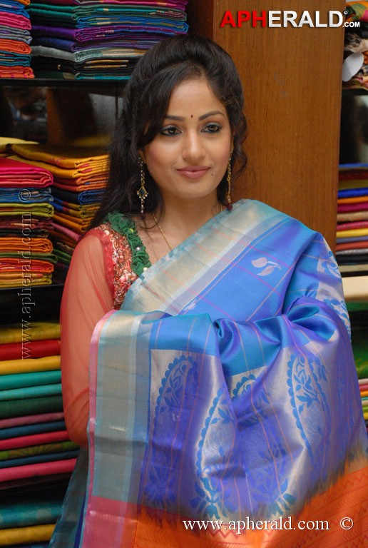 Madhavi Latha Launch Sreeja Fashions