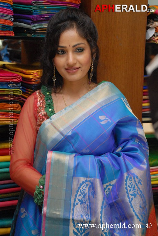 Madhavi Latha Launch Sreeja Fashions