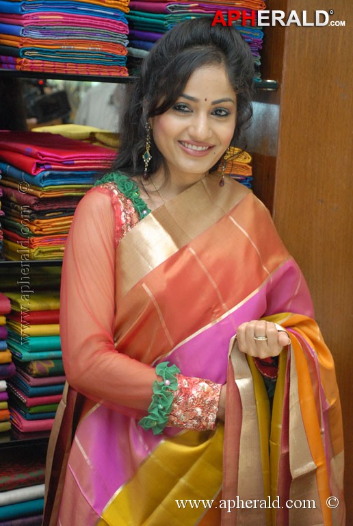 Madhavi Latha Launch Sreeja Fashions