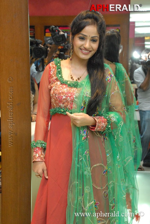 Madhavi Latha Launch Sreeja Fashions