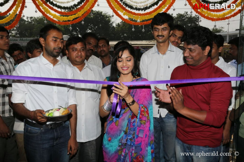 Madhavi Latha Launches Shiva Sai Reddy Sweets