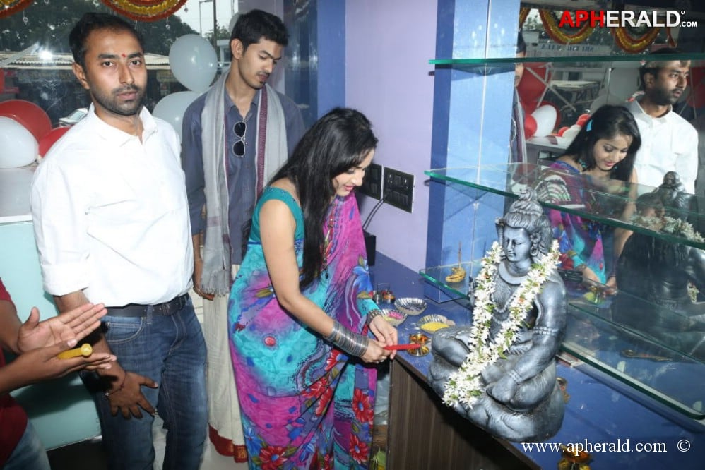 Madhavi Latha Launches Shiva Sai Reddy Sweets