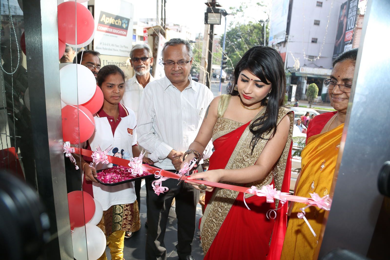 Madhulagna Das Inaugurates Bakers Inn
