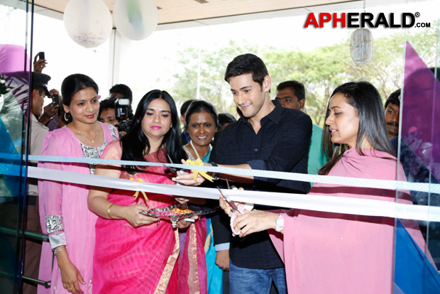 Mahesh Babu and Namrata Launches Rainbow Hospital