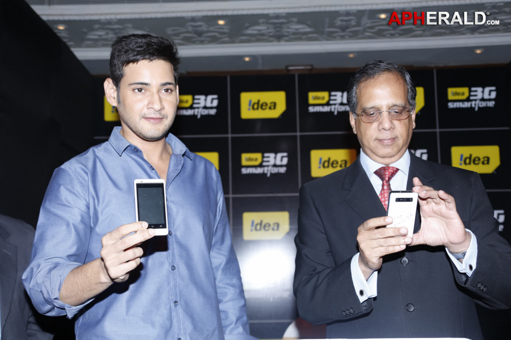 Mahesh Babu Launches Idea Smartphone