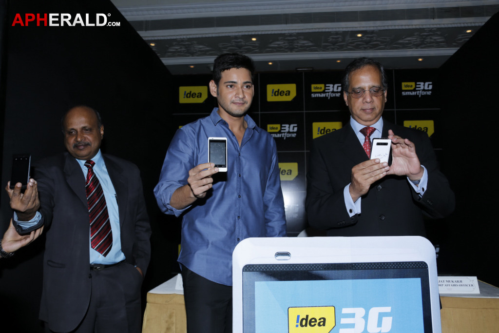 Mahesh Babu Launches Idea Smartphone