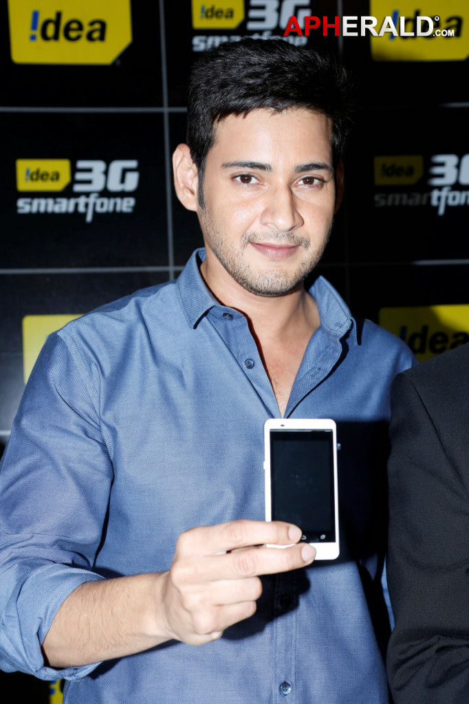 Mahesh Babu Launches Idea Smartphone