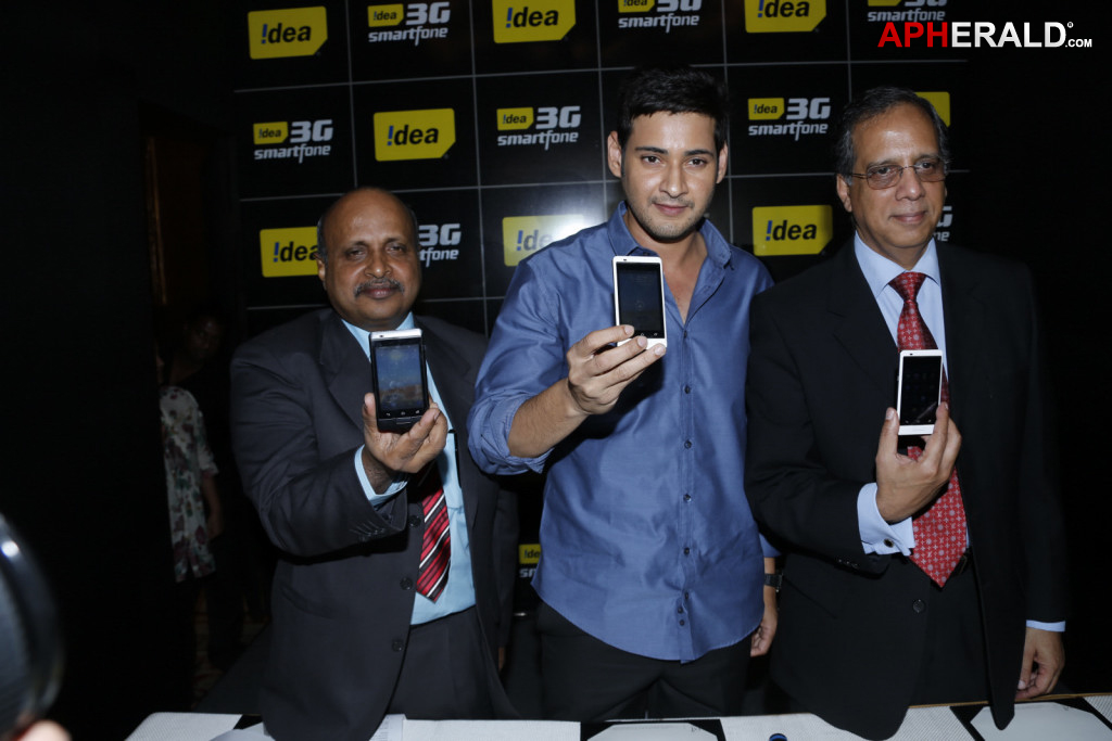 Mahesh Babu Launches Idea Smartphone