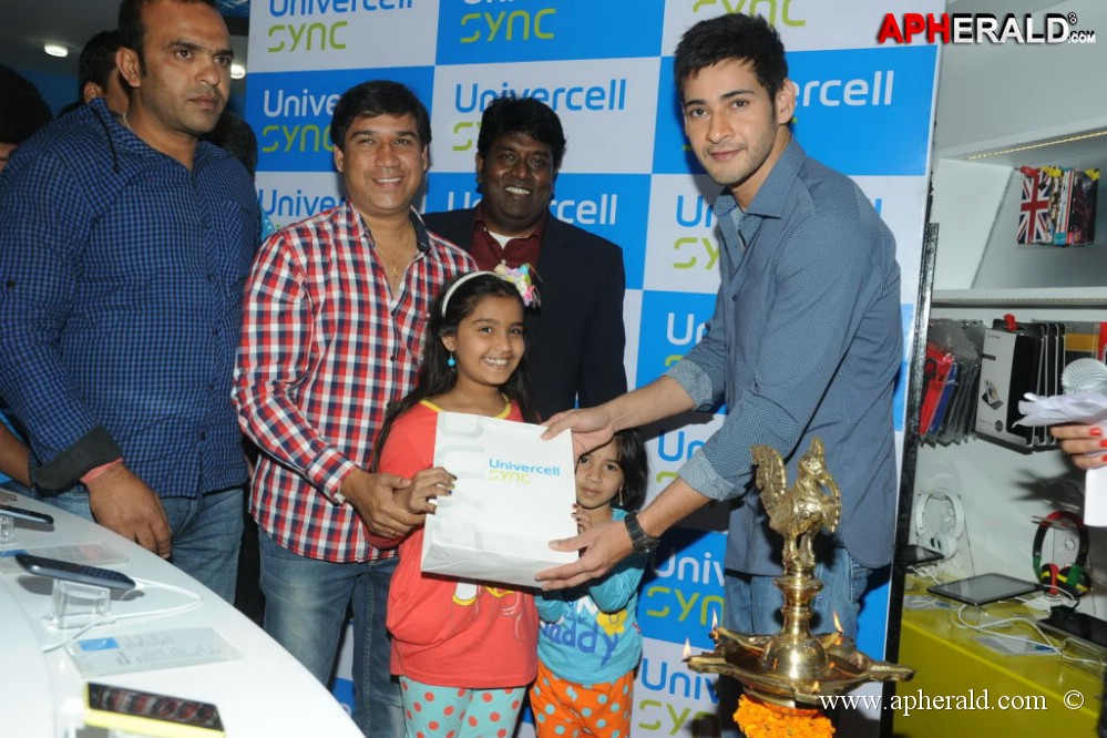 Mahesh Launches Univercell Sync Mobile Store