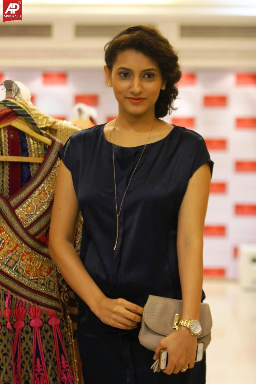 Tv Celebs Visit Option's Mall Before Telly Calender Shoot