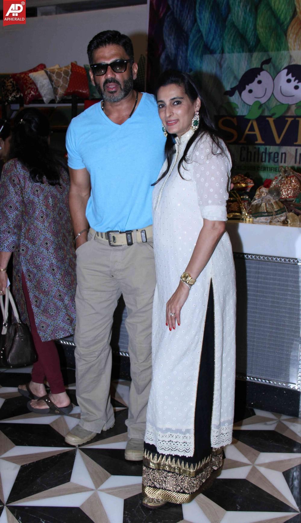 Bollywood Celebs at Mana Shetty Araaish Exhibition