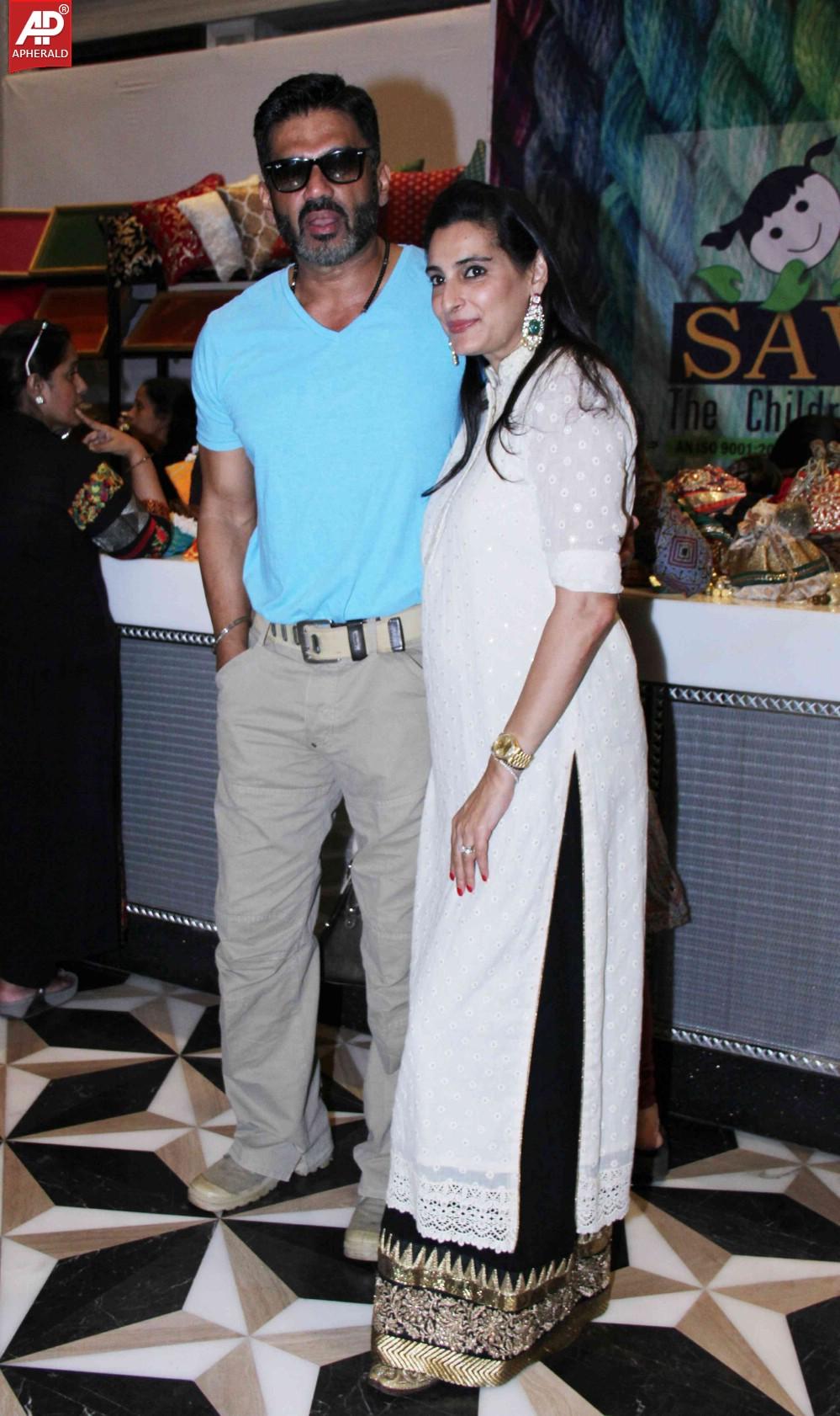 Bollywood Celebs at Mana Shetty Araaish Exhibition