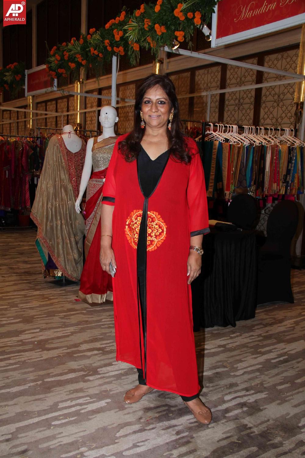 Bollywood Celebs at Mana Shetty Araaish Exhibition