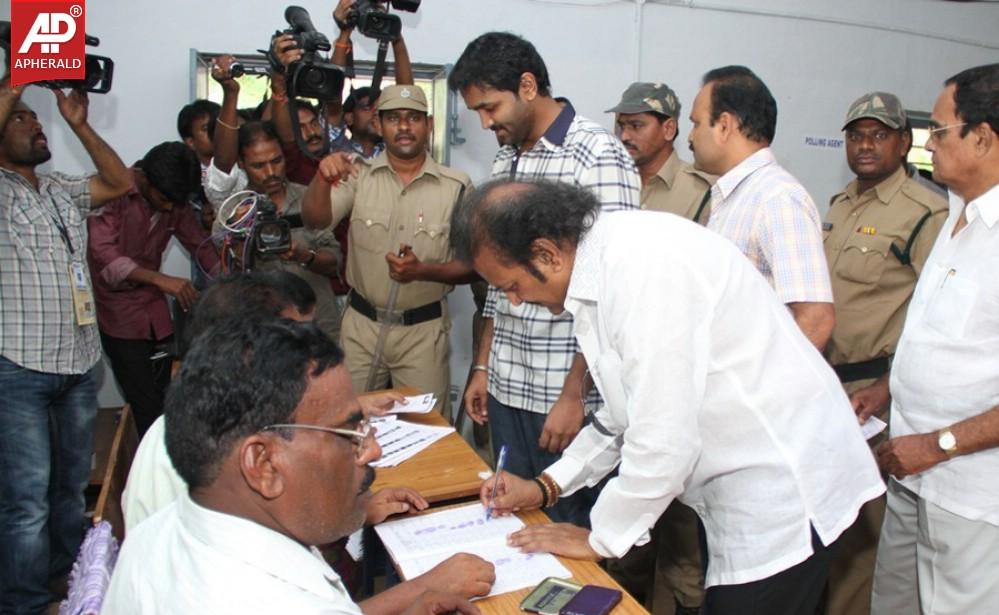 Manchu Family Cast Their Vote 