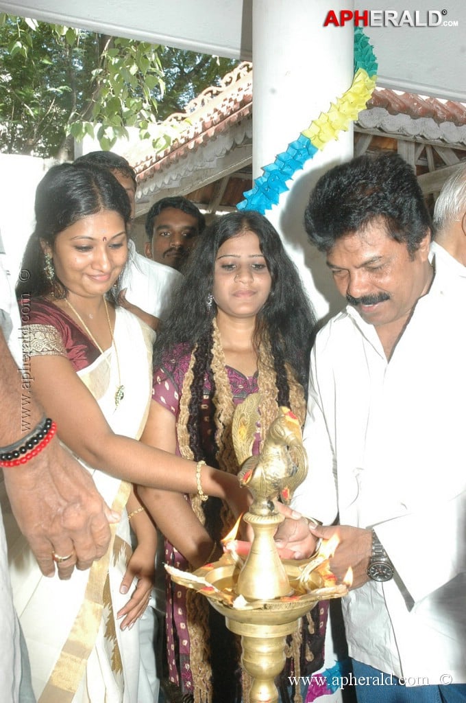 Mandhira Vizhigal Tamil Movie Launch