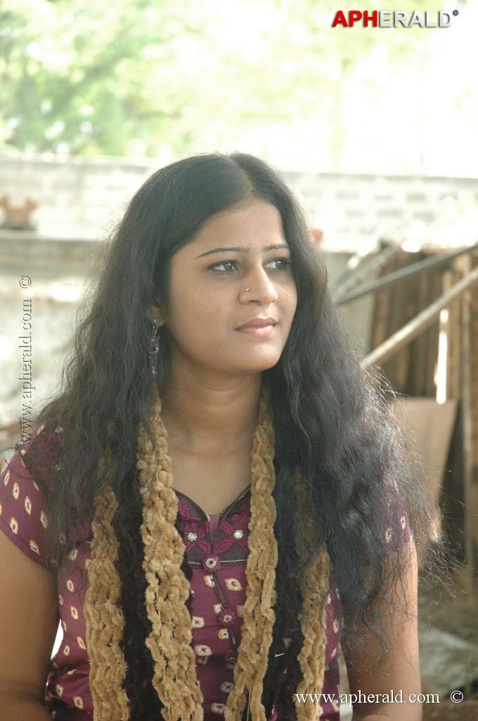 Mandhira Vizhigal Tamil Movie Launch