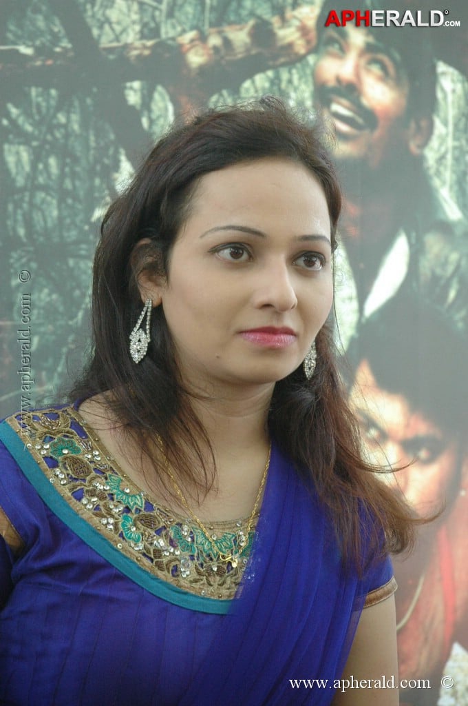 Mandhira Vizhigal Tamil Movie Launch