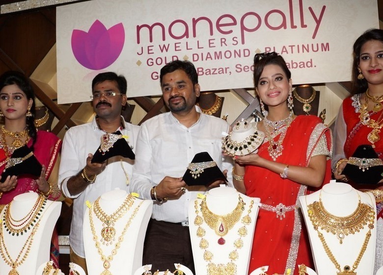 Manepally Dhanteras Jewellery Collections Launch‏