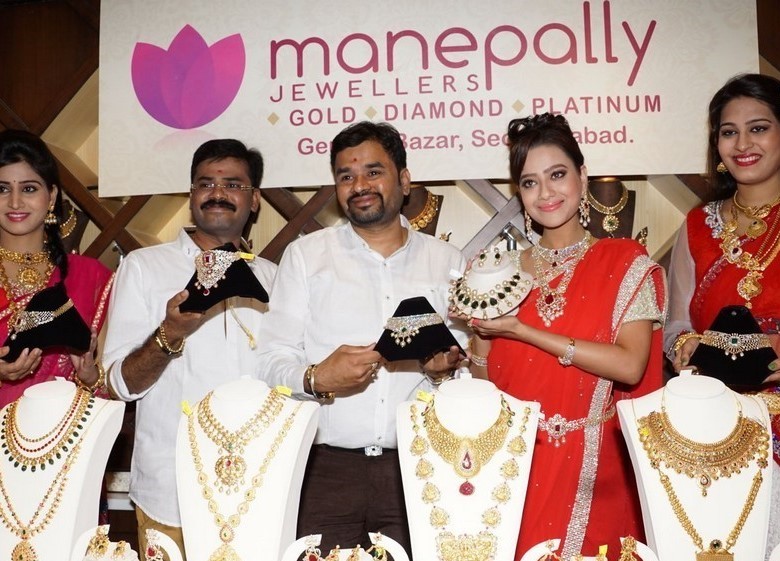 Manepally Dhanteras Jewellery Collections Launch‏