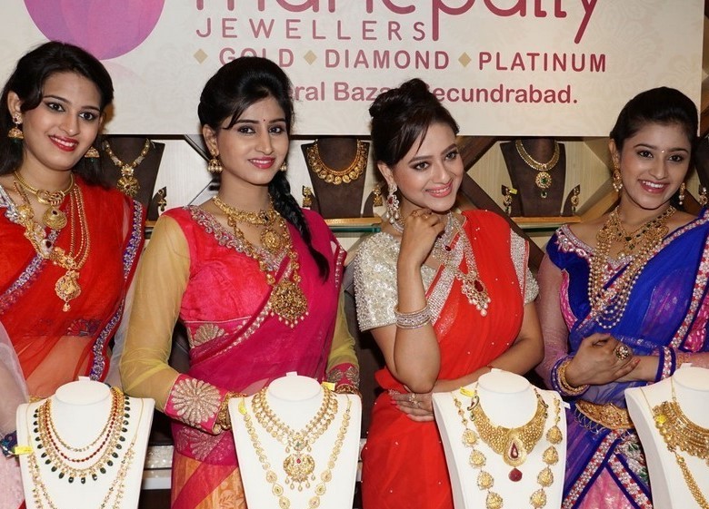 Manepally Dhanteras Jewellery Collections Launch‏