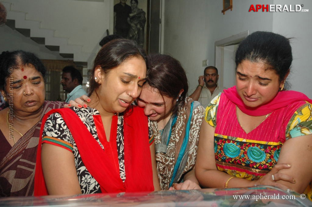 Manjula Vijayakumar Condolences Photos 