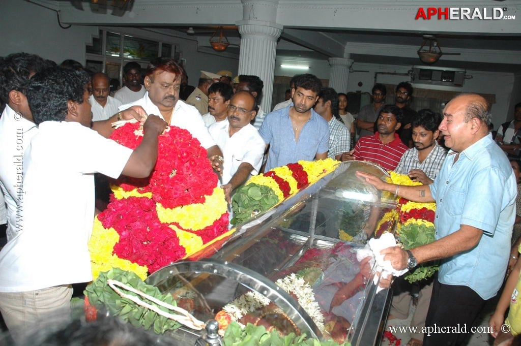 Manjula Vijayakumar Condolences Photos 