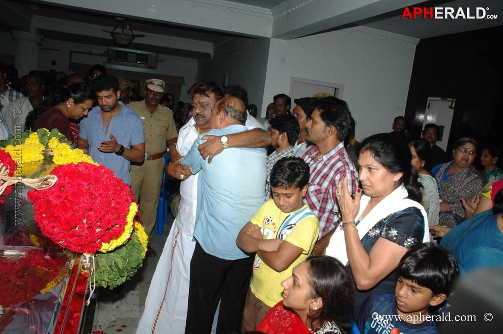 Manjula Vijayakumar Condolences Photos 