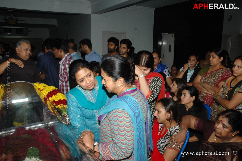 Manjula Vijayakumar Condolences Photos 