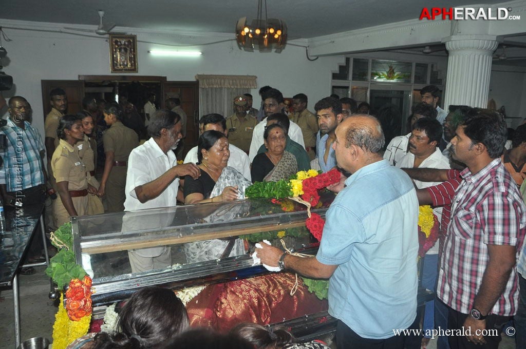 Manjula Vijayakumar Condolences Photos 