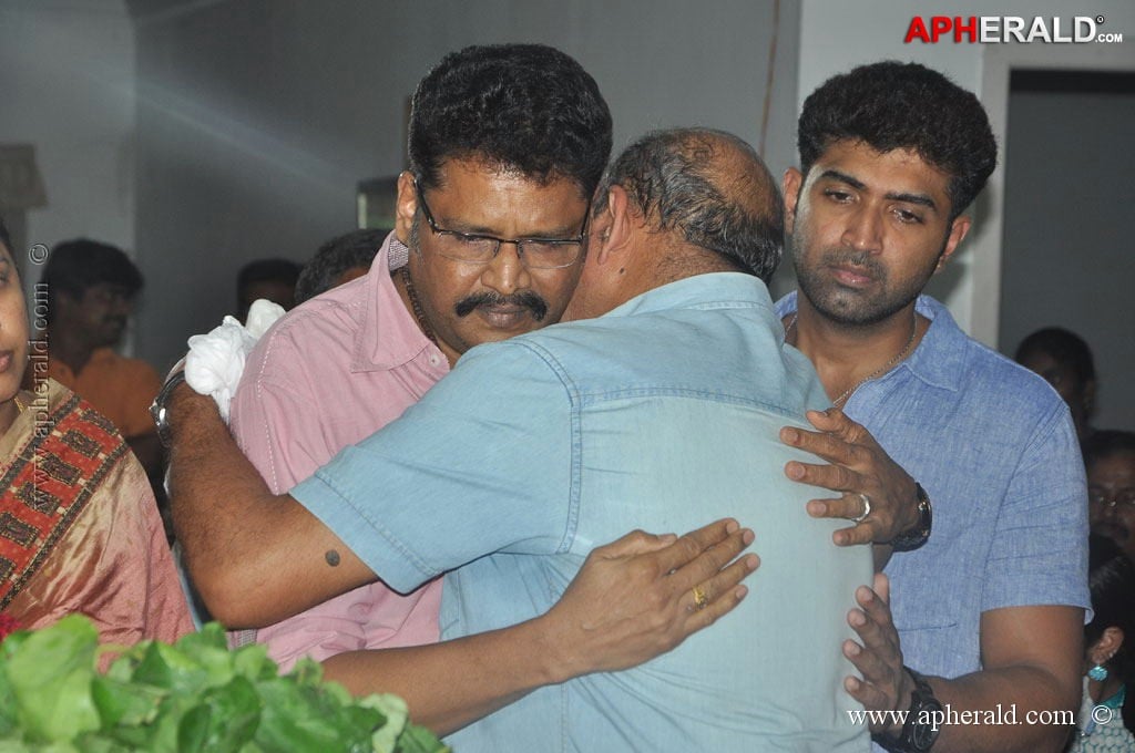 Manjula Vijayakumar Condolences Photos 