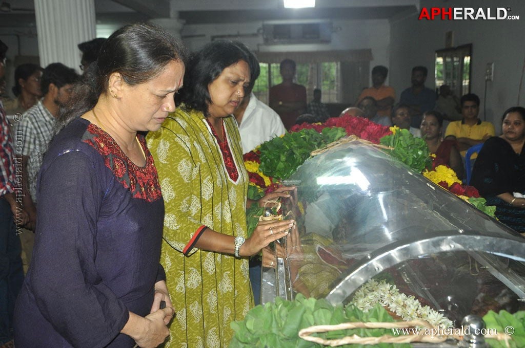Manjula Vijayakumar Condolences Photos 