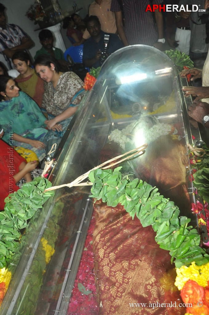 Manjula Vijayakumar Condolences Photos 