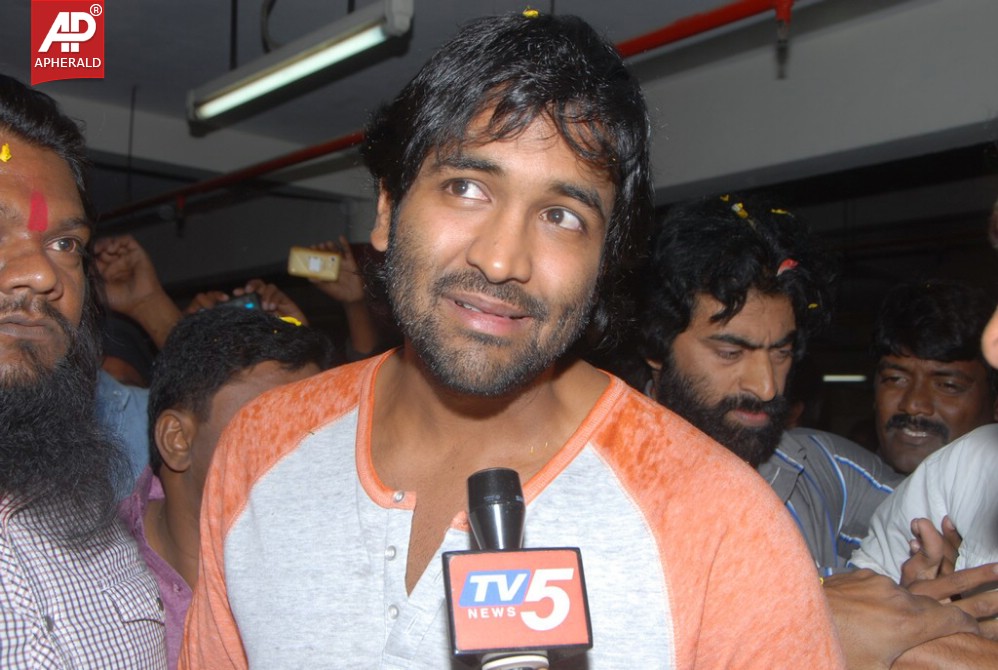 Manoj at shiva parvathi theatre stills