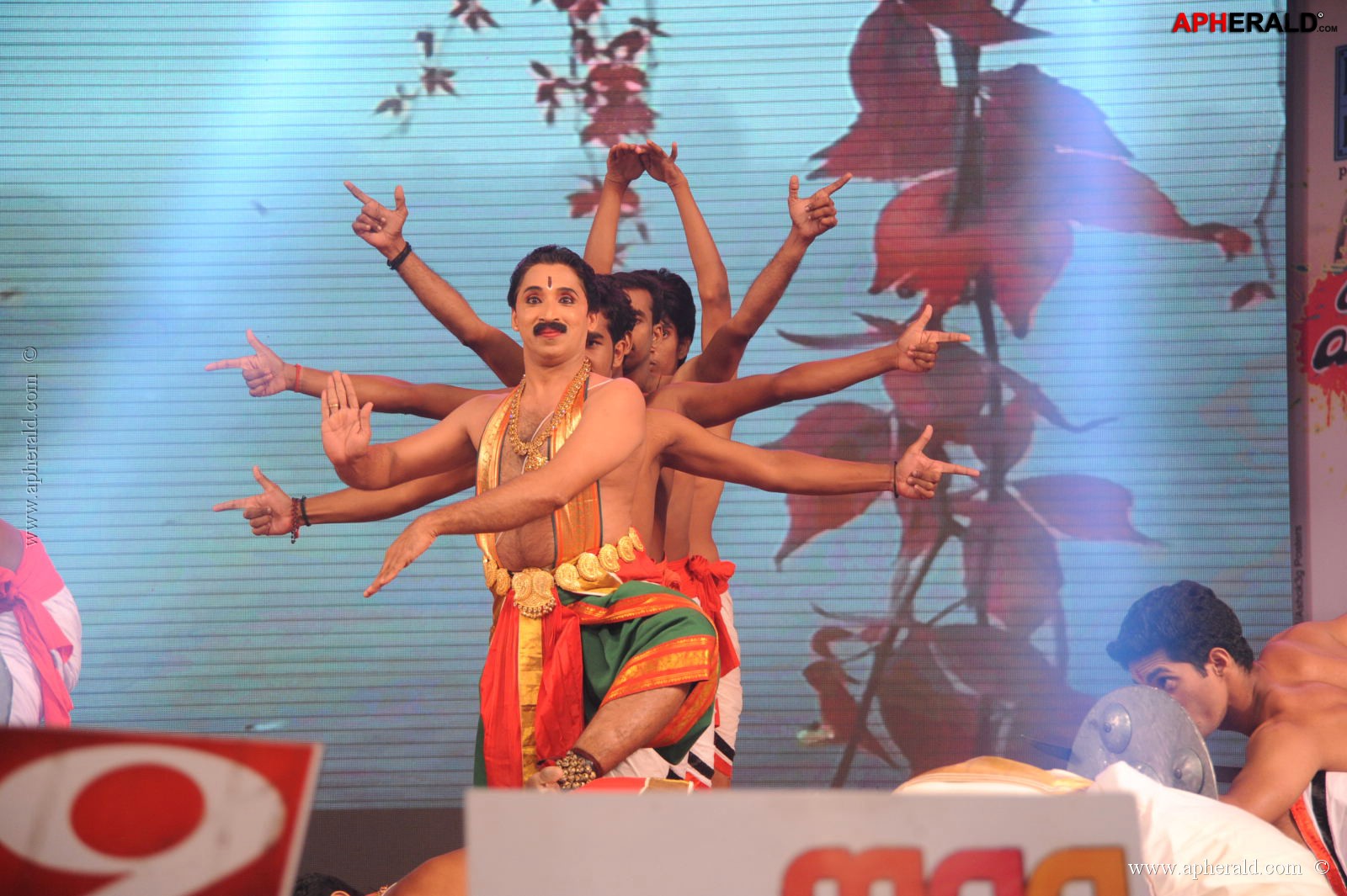 Manusunu Mayaseyake Movie Audio Function