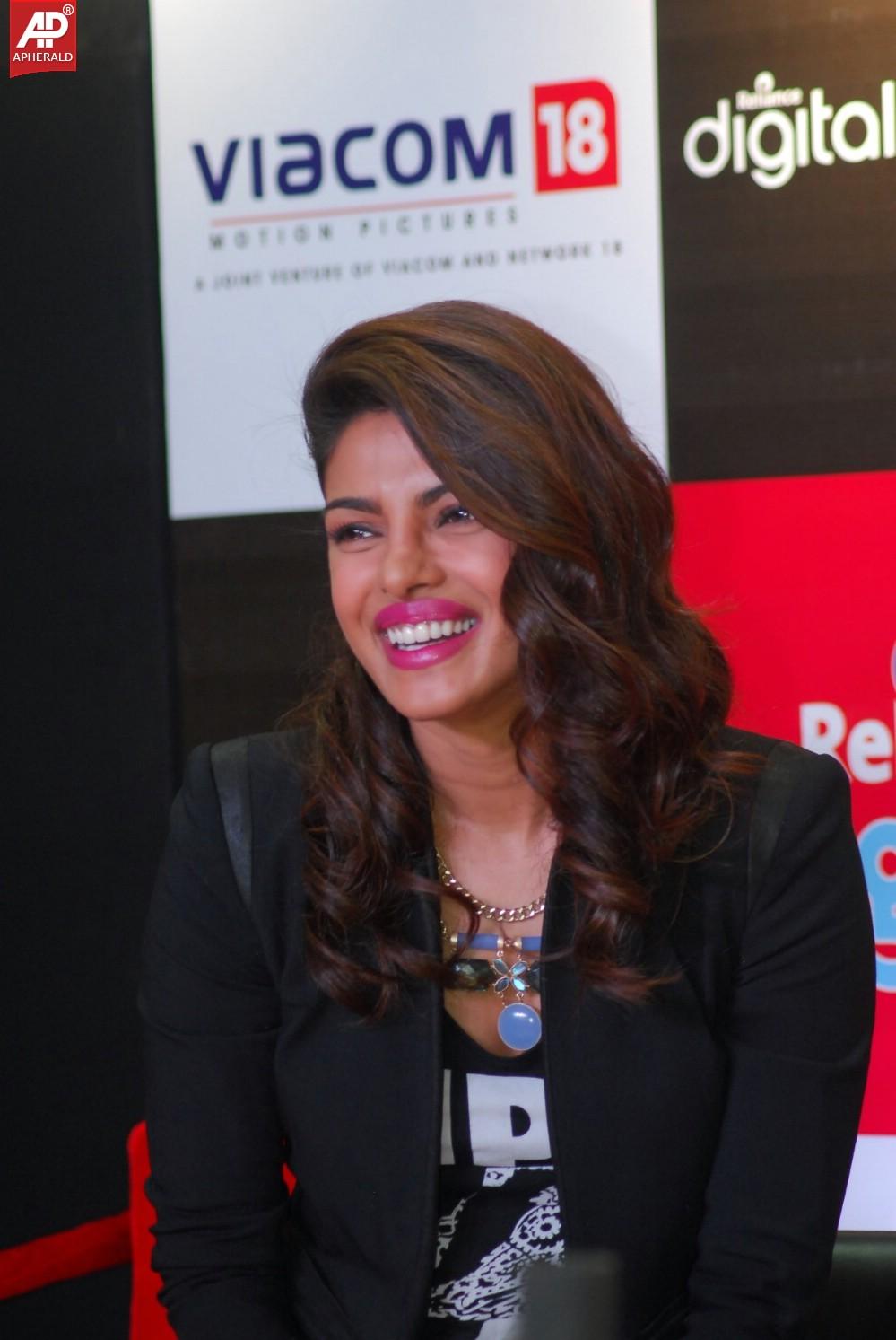 Priyanka Chopra Promotes Mary Kom At Reliance Digital Express