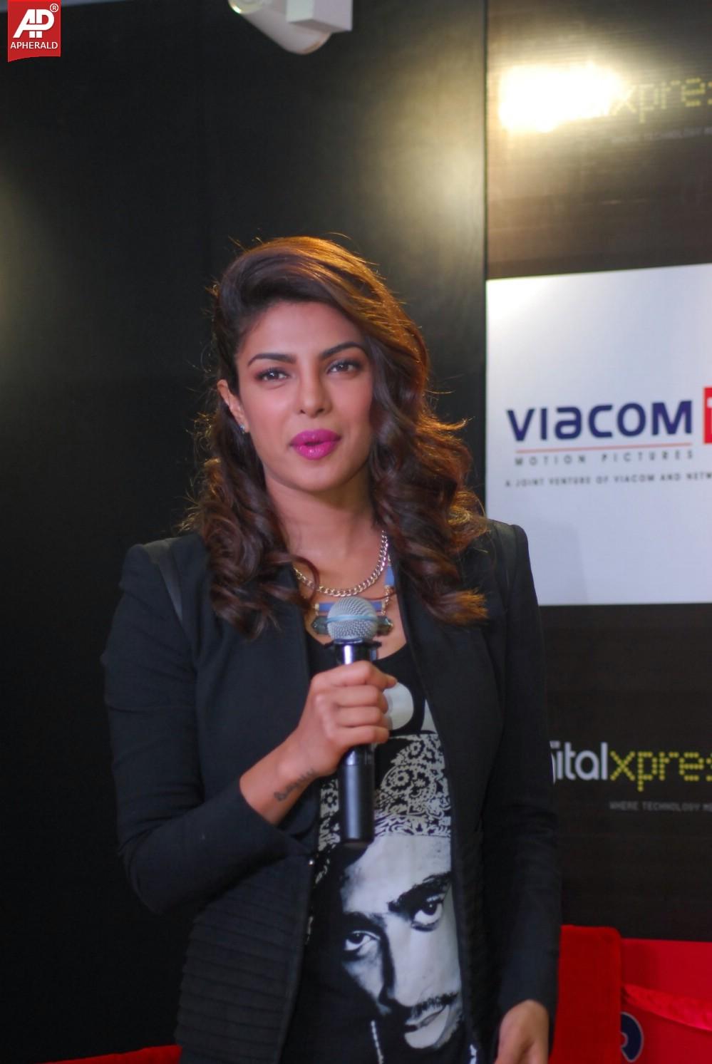 Priyanka Chopra Promotes Mary Kom At Reliance Digital Express