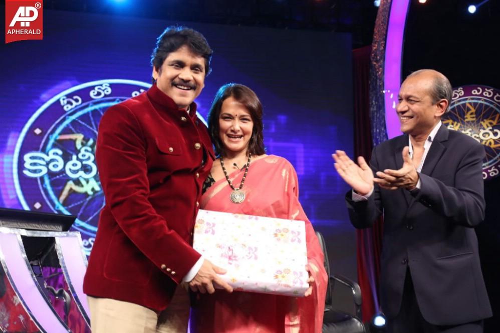 Meelo Evaru Koteeswarudu Game Show PM