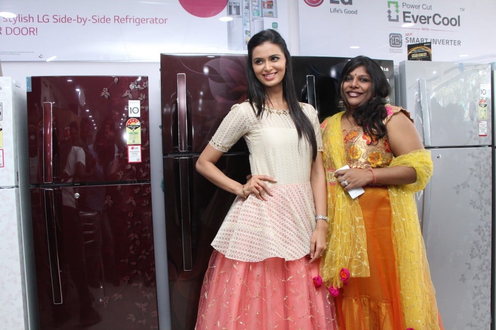 Meenakshi Dixit Launches Yes Mart