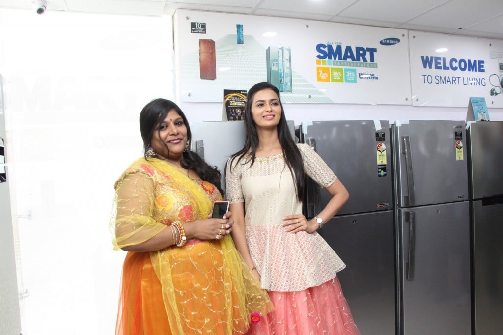 Meenakshi Dixit Launches Yes Mart