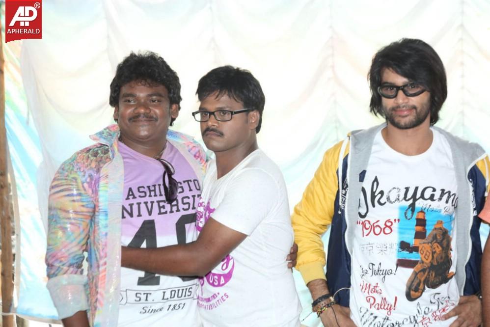 Mirchi Lanti Kurradu Press Meet