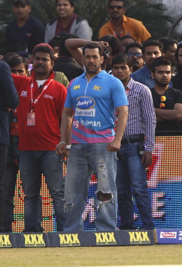 Mumbai Heroes Vs Chennai Rhinos Match Photos