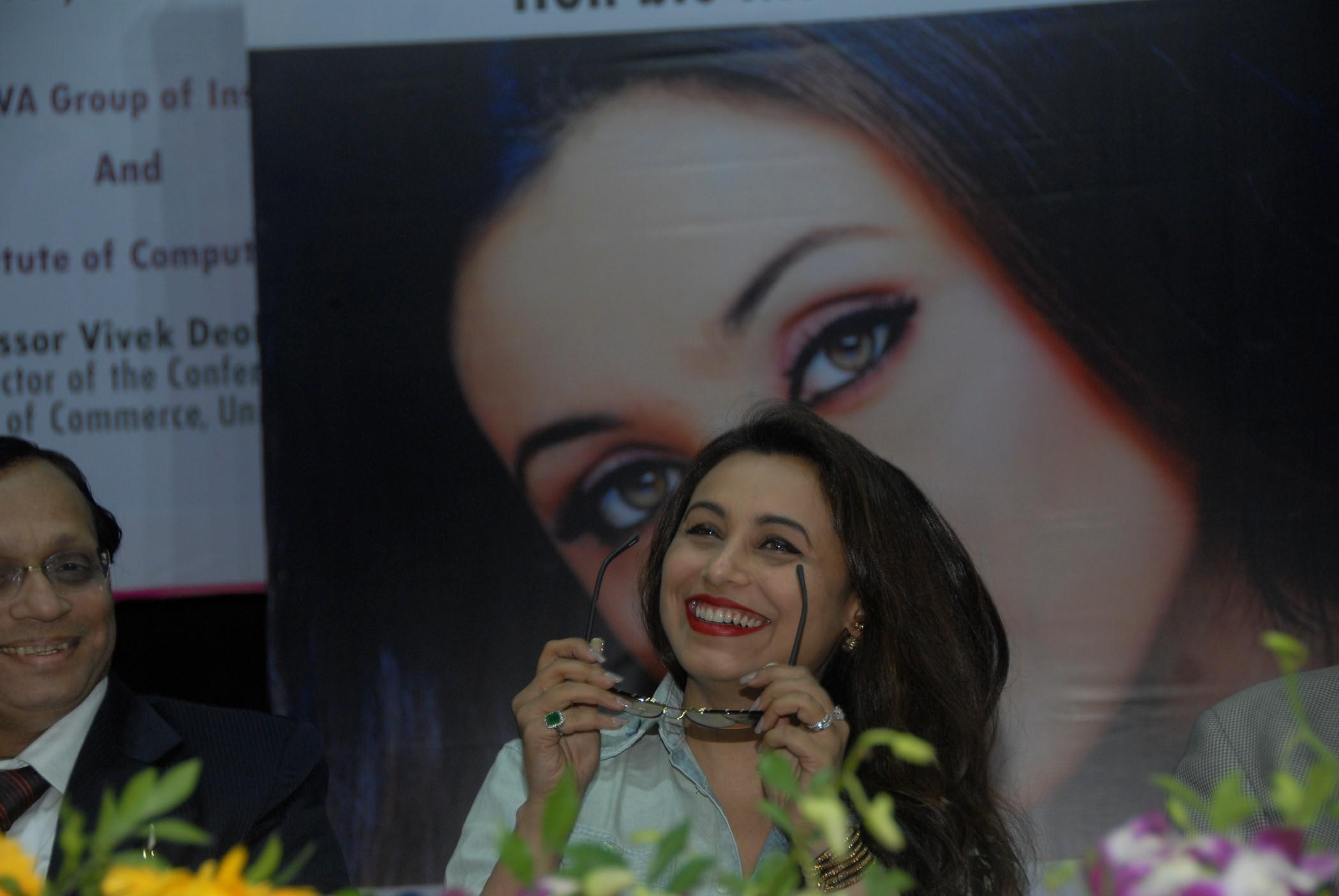 Mumbai University Felicitates Rani Mukherjee