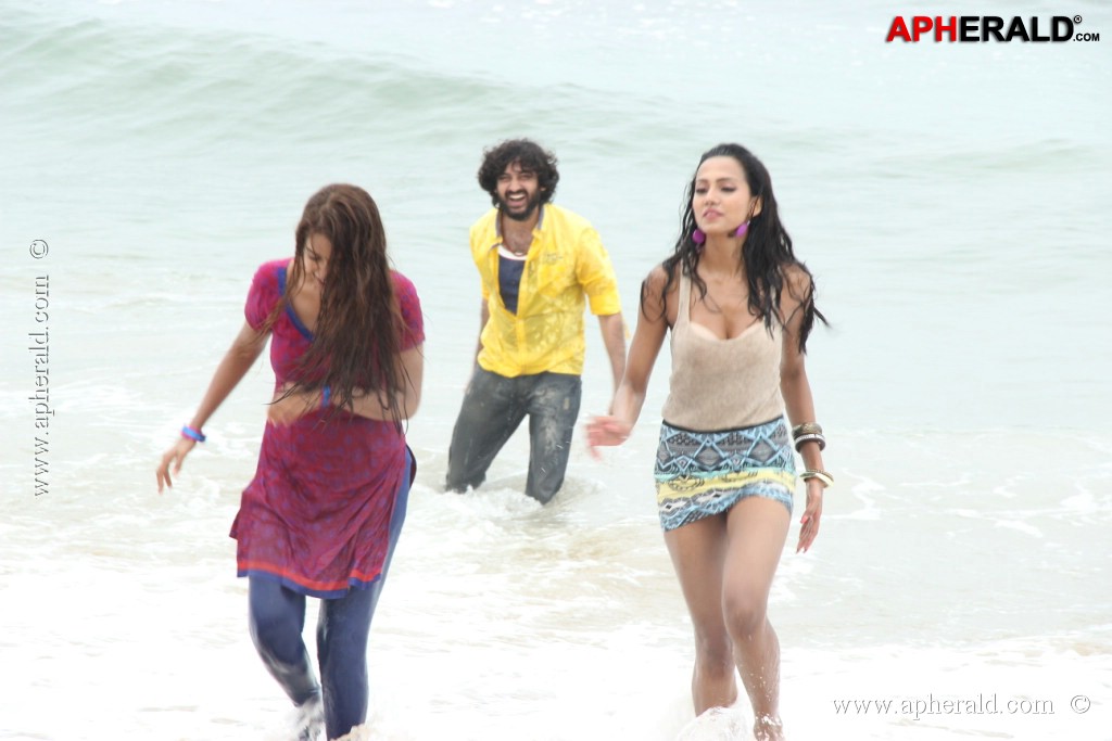 Naanthanda Tamil Movie Shooting Stills