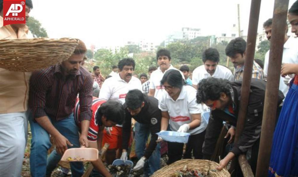 Nagarjuna Family Joins Swachh Bharat